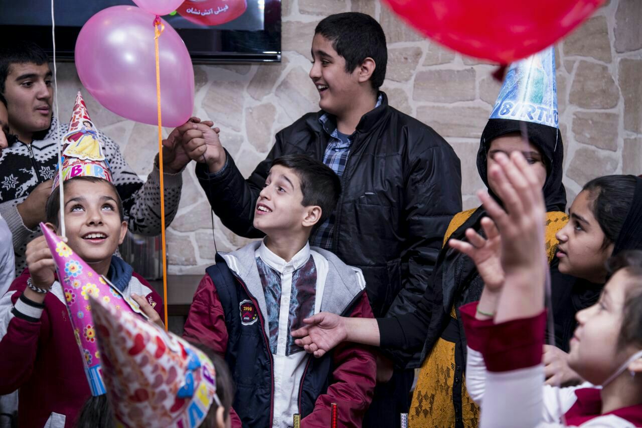 روز ۱۸آذرماه، جشن تولد تعدادی از بچه های مهرآفرین به همت یکی از یاوران برگزار شد.