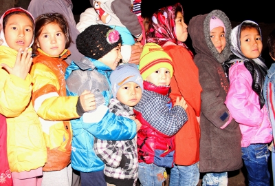 کانون جوانان مهرآفرین، زمستان سرد را برای کودکان کار و خیابان محمودآباد گرم کرد.