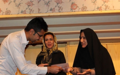 تقدیر از دست اندرکاران راه اندازی سومین بازارچه موسسه مهر آفرین در کرمان