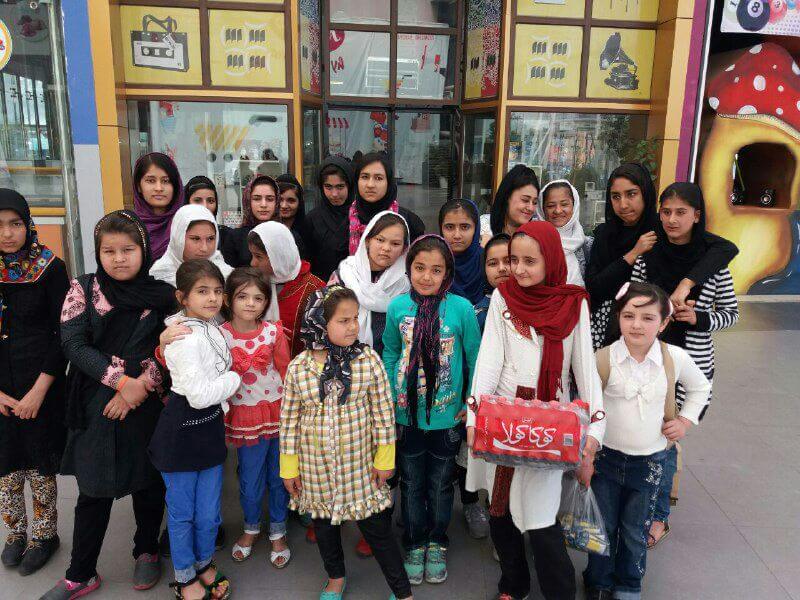 شادی کودکان کار و خیابان در دهکده آبی پارس