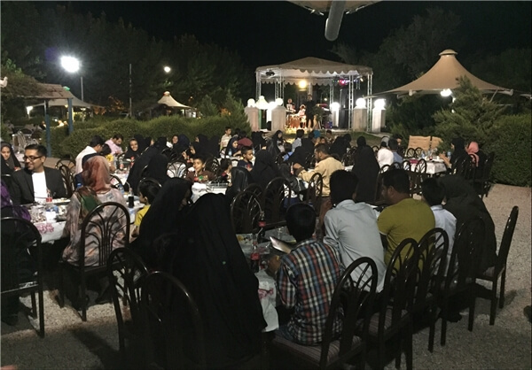 ضیافت افطاری در کنار 460 خانواده مددجویان تحت پوشش مهرآفرین