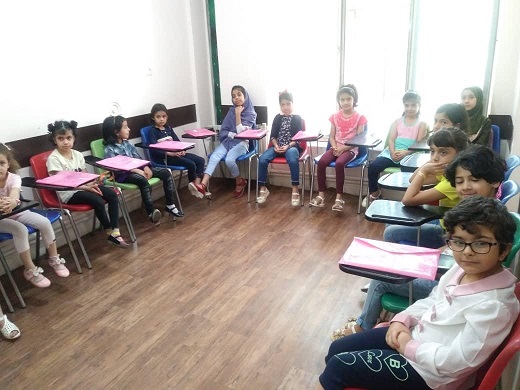 کلاس تابستانی برای دختران خانه مهر کرمان